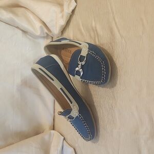 Comfortable driving shoes